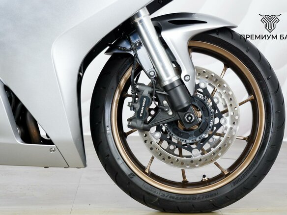 2017 Honda VFR 800, серебристый, 799000 рублей - вид 10