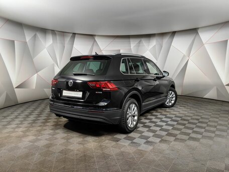 2018 Volkswagen Tiguan II, чёрный, 2620000 рублей, вид 2