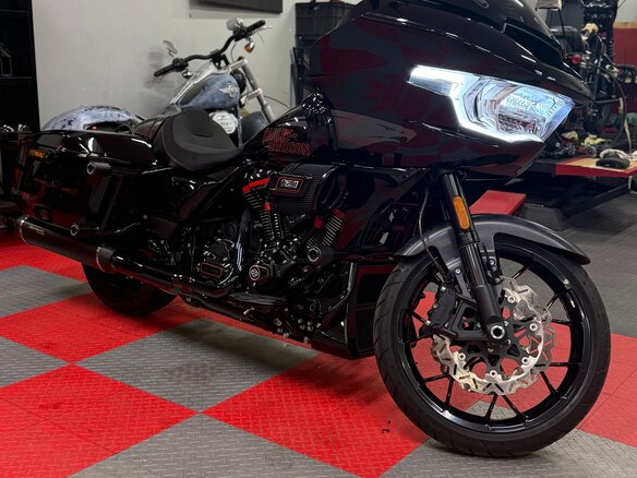 2024 Harley-Davidson CVO Road Glide ST, чёрный, 4700000 рублей - вид 6