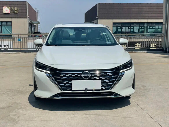 2023 Nissan Sylphy IV (B18) Рестайлинг, белый - вид 1