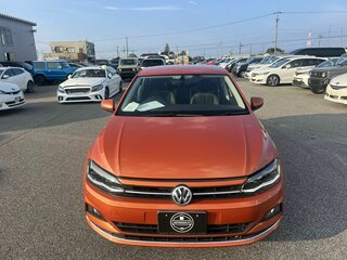 2018 Volkswagen Polo VI (EU Market), оранжевый, 1300000 рублей, вид 4
