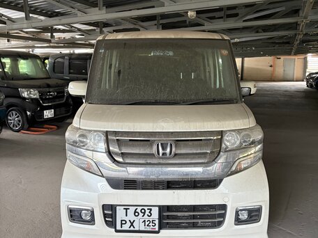 2017 Honda N-BOX I Рестайлинг, белый, 895000 рублей, вид 3