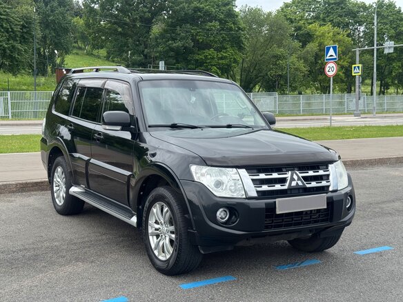 2012 Mitsubishi Pajero IV Рестайлинг 1, чёрный, 2790000 рублей