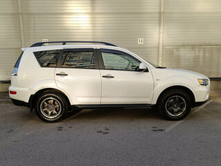 2011 Mitsubishi Outlander II Рестайлинг, белый, 849000 рублей, вид 4