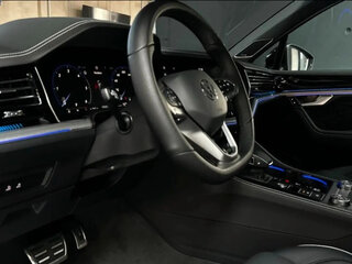 2025 Volkswagen Touareg III Рестайлинг, чёрный, 7700000 рублей, вид 5