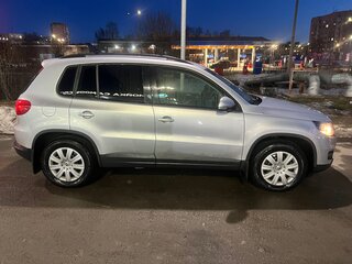 2014 Volkswagen Tiguan I Рестайлинг, серебристый, 1749000 рублей, вид 3