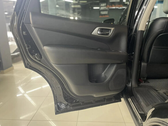 2015 Nissan Pathfinder IV, чёрный, 1599000 рублей - вид 21