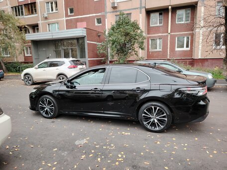 2020 Toyota Camry VIII (XV70), чёрный, 2685000 рублей, вид 5