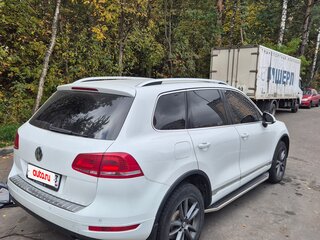 2013 Volkswagen Touareg II, белый, 1900000 рублей, вид 5