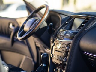 2012 Infiniti QX56 II, пурпурный, 1800000 рублей, вид 4