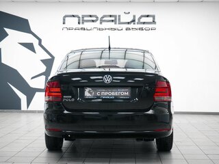 2015 Volkswagen Polo V Рестайлинг, чёрный, 739900 рублей, вид 4