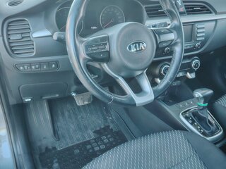 2017 Kia Rio IV, серый, 1430000 рублей, вид 5
