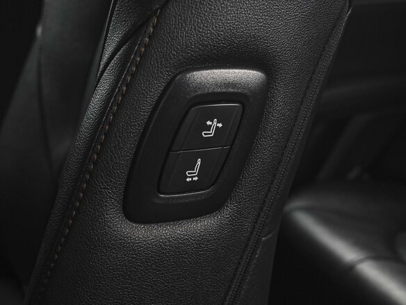 2022 Toyota Camry VIII (XV70) Рестайлинг, белый, 3075000 рублей - вид 23