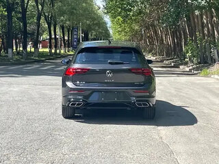 2023 Volkswagen Golf VIII, серый, 1524911 рублей, вид 5
