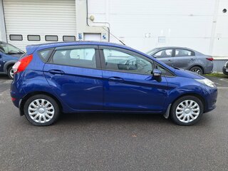 2015 Ford Fiesta Mk6 Рестайлинг, синий, 770000 рублей, вид 5