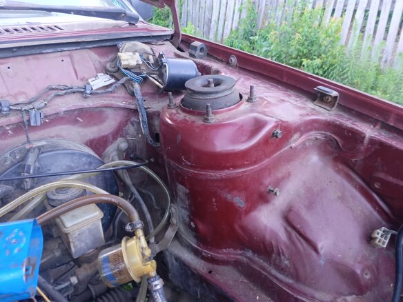 1985 Mazda 626 II (GC), пурпурный, 70000 рублей - вид 13