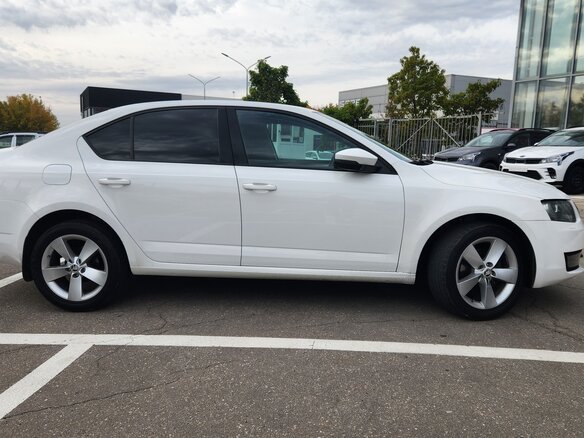2014 Skoda Octavia III (A7), белый, 1130000 рублей - вид 1