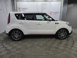 2017 Kia Soul II Рестайлинг, белый, 1435000 рублей, вид 4