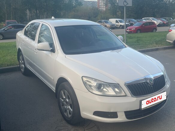 2013 Skoda Octavia II (A5) Рестайлинг, белый, 750000 рублей
