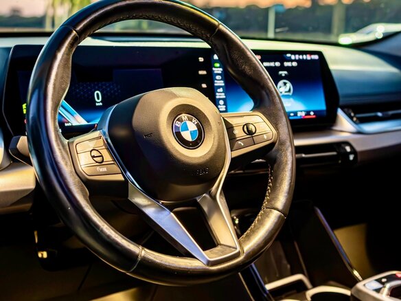 2023 BMW X1 Long 20Li sDrive III (U11/U12), белый, 2910000 рублей - вид 9