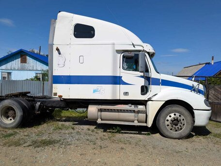 2002 Freightliner Columbia, белый, 1300000 рублей, вид 1