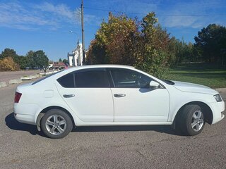 2015 Skoda Octavia III (A7), белый, 1050000 рублей, вид 4