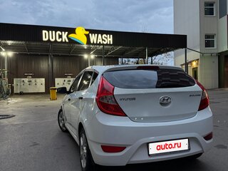 2013 Hyundai Solaris I, белый, 760000 рублей, вид 4