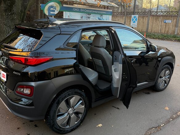 2018 Hyundai Kona I, чёрный, 2680000 рублей - вид 12