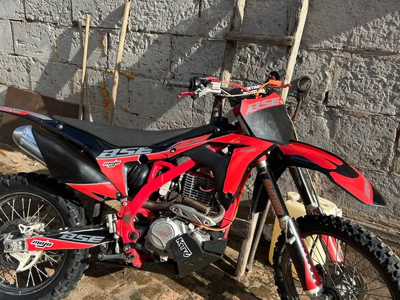 2021 BSE Z11, красный, 150000 рублей - вид 4