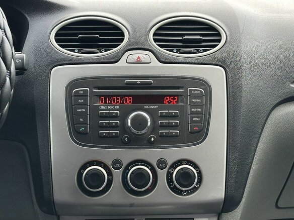 2008 Ford Focus II Рестайлинг, серебристый - вид 16