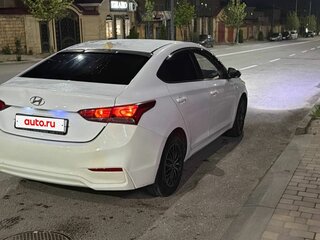 2017 Hyundai Solaris II, белый, 670000 рублей, вид 3
