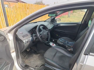 2008 Opel Astra H Рестайлинг, серебристый, 320000 рублей, вид 5