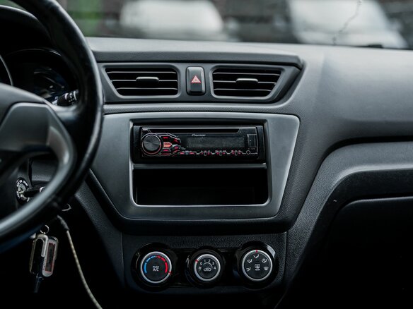 2015 Kia Rio III, серебристый, 665000 рублей - вид 5