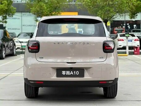 2026 Leapmotor A10 53 kWh, розовый, 2127007 рублей, вид 4