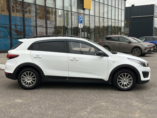 2017 Kia Rio X-Line IV, белый, 1000000 рублей, вид 4