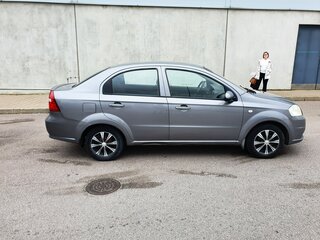 2011 Chevrolet Aveo I Рестайлинг, серый, 400000 рублей, вид 4
