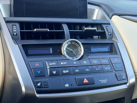 2017 Lexus NX 300 I Рестайлинг, коричневый, 2599000 рублей - вид 19