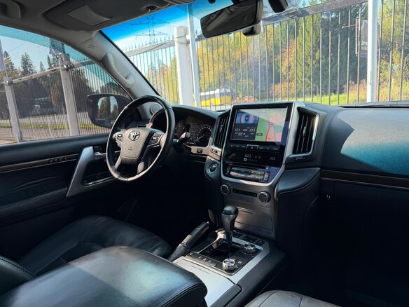 2015 Toyota Land Cruiser 200 Series Рестайлинг 2, чёрный, 4599000 рублей - вид 8