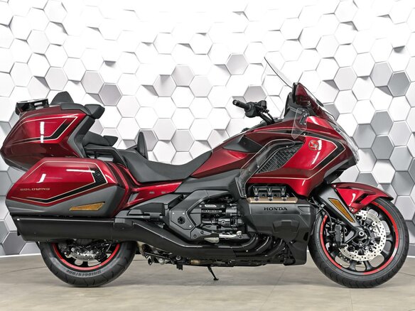 2025 Honda GL 1800 Gold Wing, красный, 3599000 рублей - вид 2