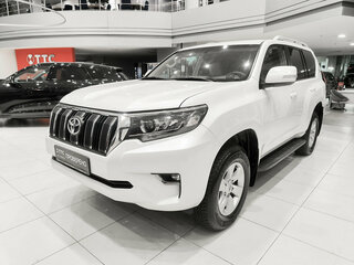 2021 Toyota Land Cruiser Prado 150 Series Рестайлинг 3, белый, 4950000 рублей, вид 1