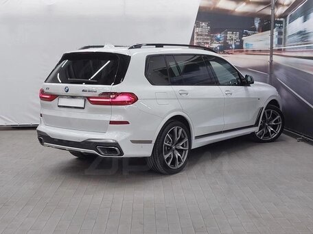 2021 BMW X7 M50d I (G07), белый, 10700000 рублей, вид 4