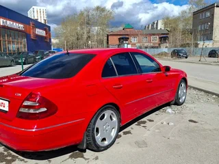 2002 Mercedes-Benz E-Класс 270 III (W211, S211), красный, 999000 рублей, вид 3