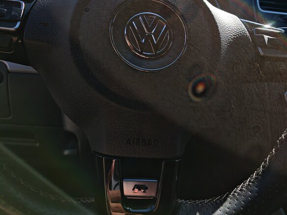 2012 Volkswagen Golf R VI, синий, 2300000 рублей - вид 23
