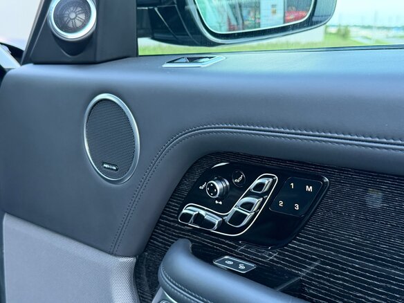 2019 Land Rover Range Rover IV Рестайлинг, серый, 6890000 рублей - вид 26