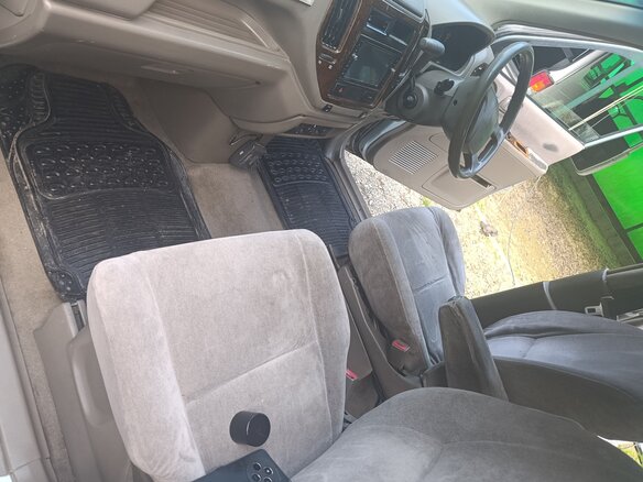 2000 Mitsubishi Dion I, зелёный, 225000 рублей - вид 9