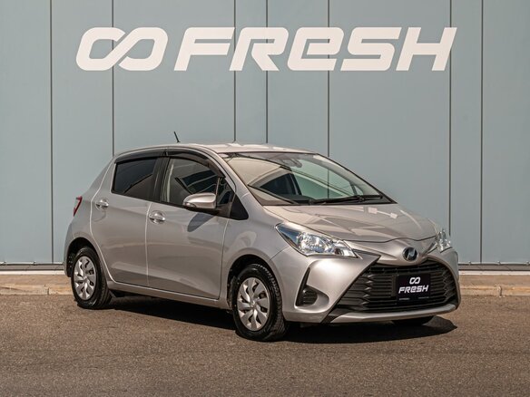 2017 Toyota Vitz III (XP130) Рестайлинг 2, серый, 890000 рублей