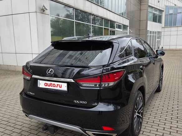 2020 Lexus RX 300 IV Рестайлинг, чёрный - вид 3