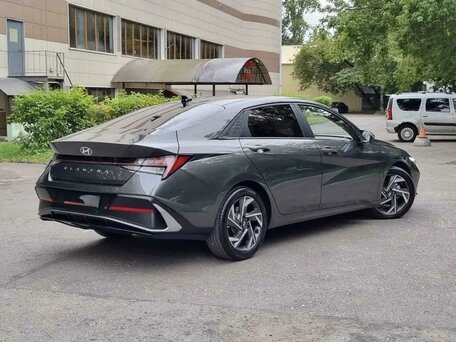 2024 Hyundai Elantra VII (CN7) Рестайлинг, серый, 1580000 рублей, вид 5