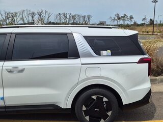 2026 Kia Carnival IV Рестайлинг, белый, 6450224 рублей, вид 3