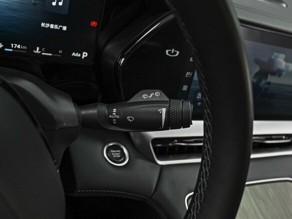 2025 Geely Monjaro (Xingyue L) I Рестайлинг (China Market), чёрный, 3825000 рублей - вид 17